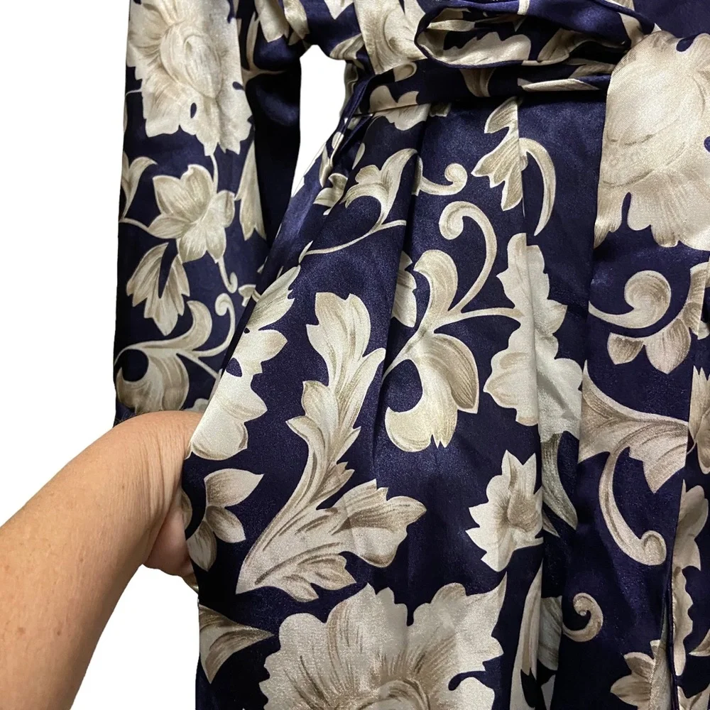 80’s VTG Adonna Kimono Satin Women’s Medium Floral Print Robe Navy Blue Romantic